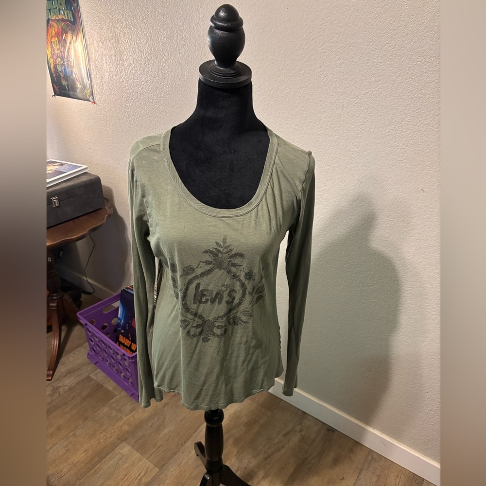 Levi's Sage Green Graphic Long Sleeve Tee